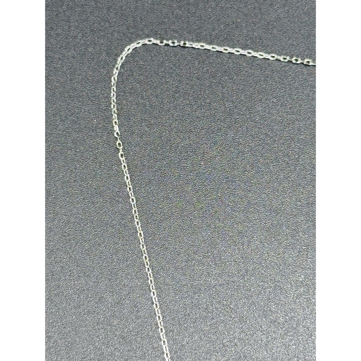 New Condition 18” Sterling Silver Mountain Pendant Necklace 925