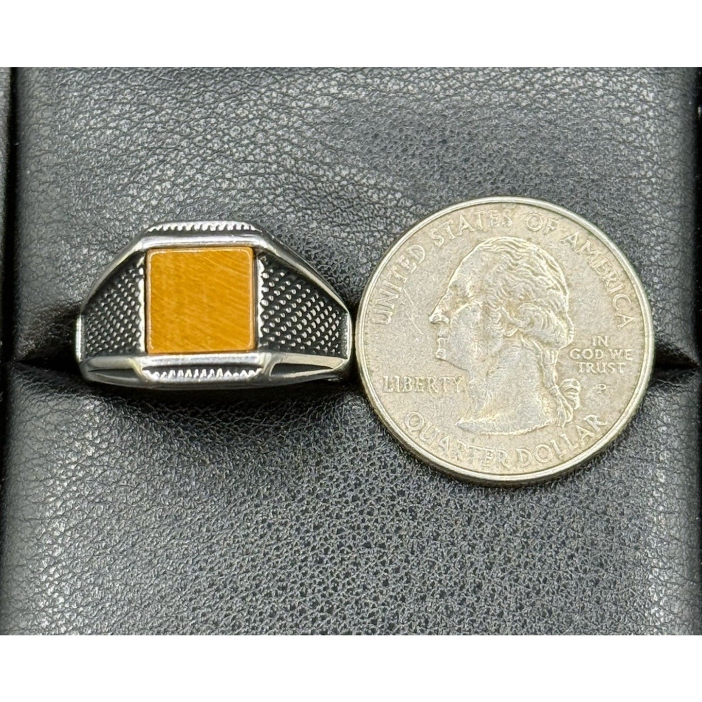 New Condition Sterling Silver Tigers Eye Gents Ring Size 10.00