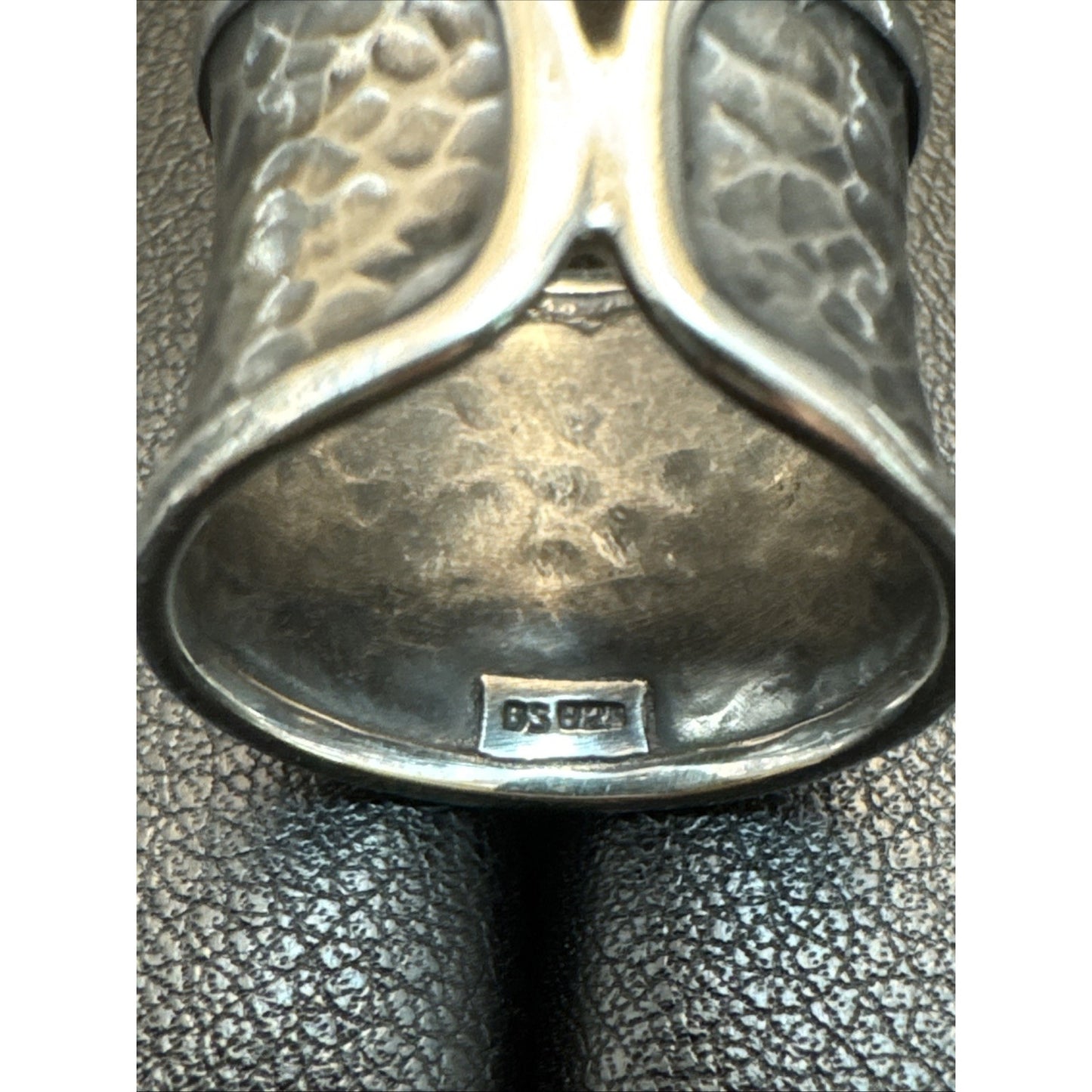 New Condition Sterling Silver 19mm Hammered Band Ring Size 6.5 Concave