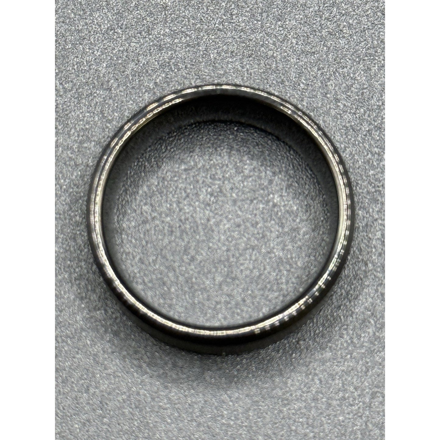 New Condition Beveled Black Tungsten Wedding Band Size 10.00