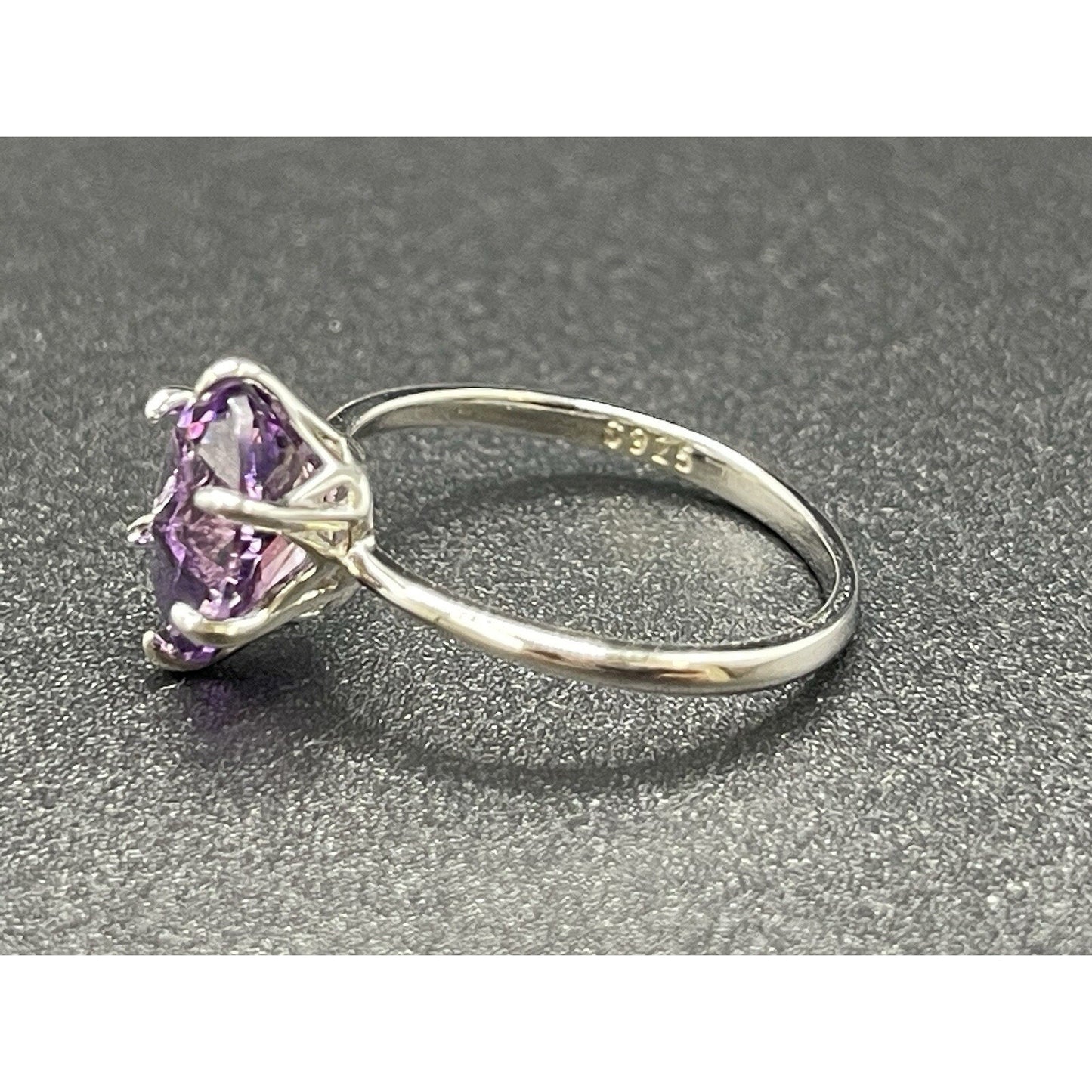 New Condition Sterling Silver Amethyst Solitaire 10x8MM Ring Size 6.00