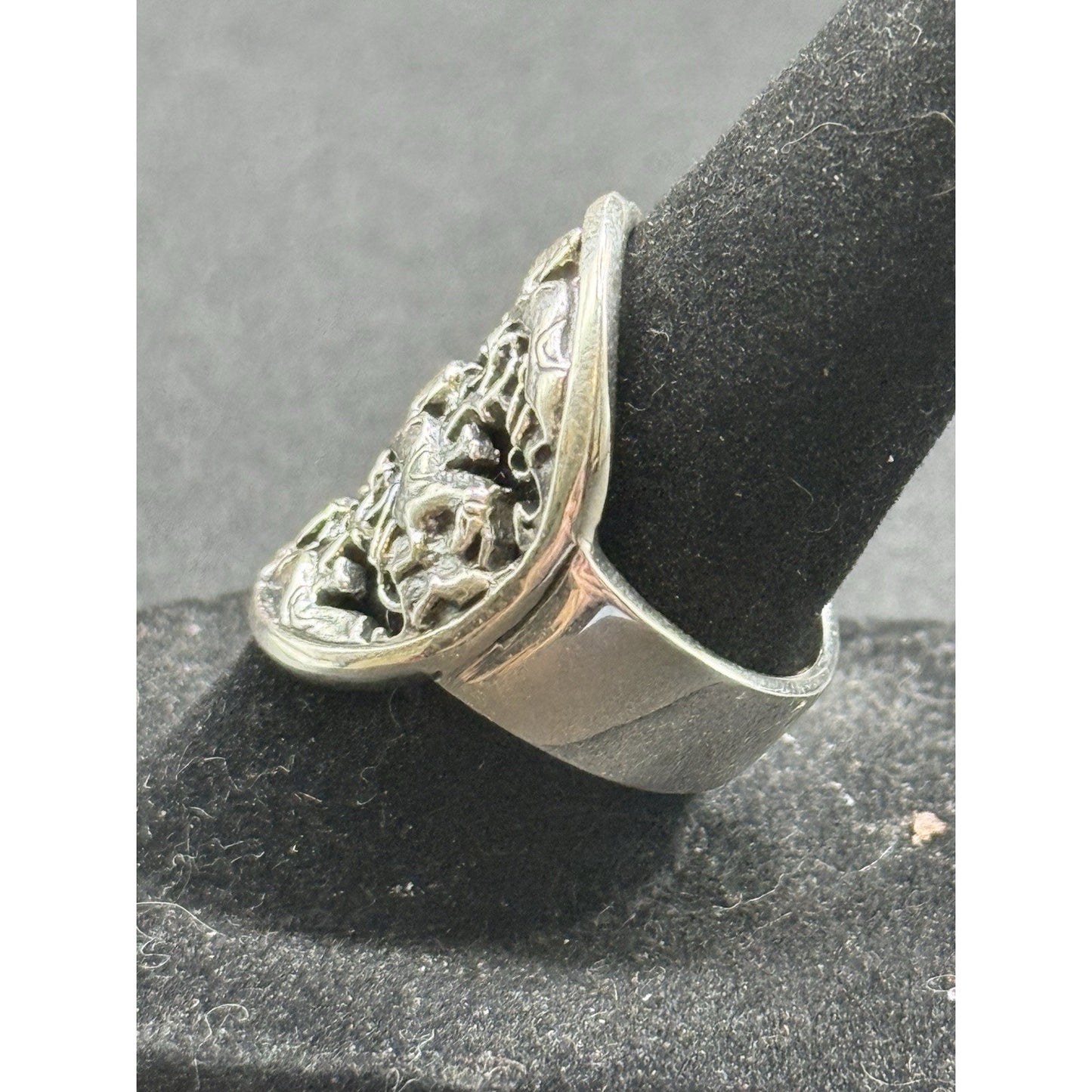 New Condition Sterling Silver Horses Galloping Signet Ring Size 7.00