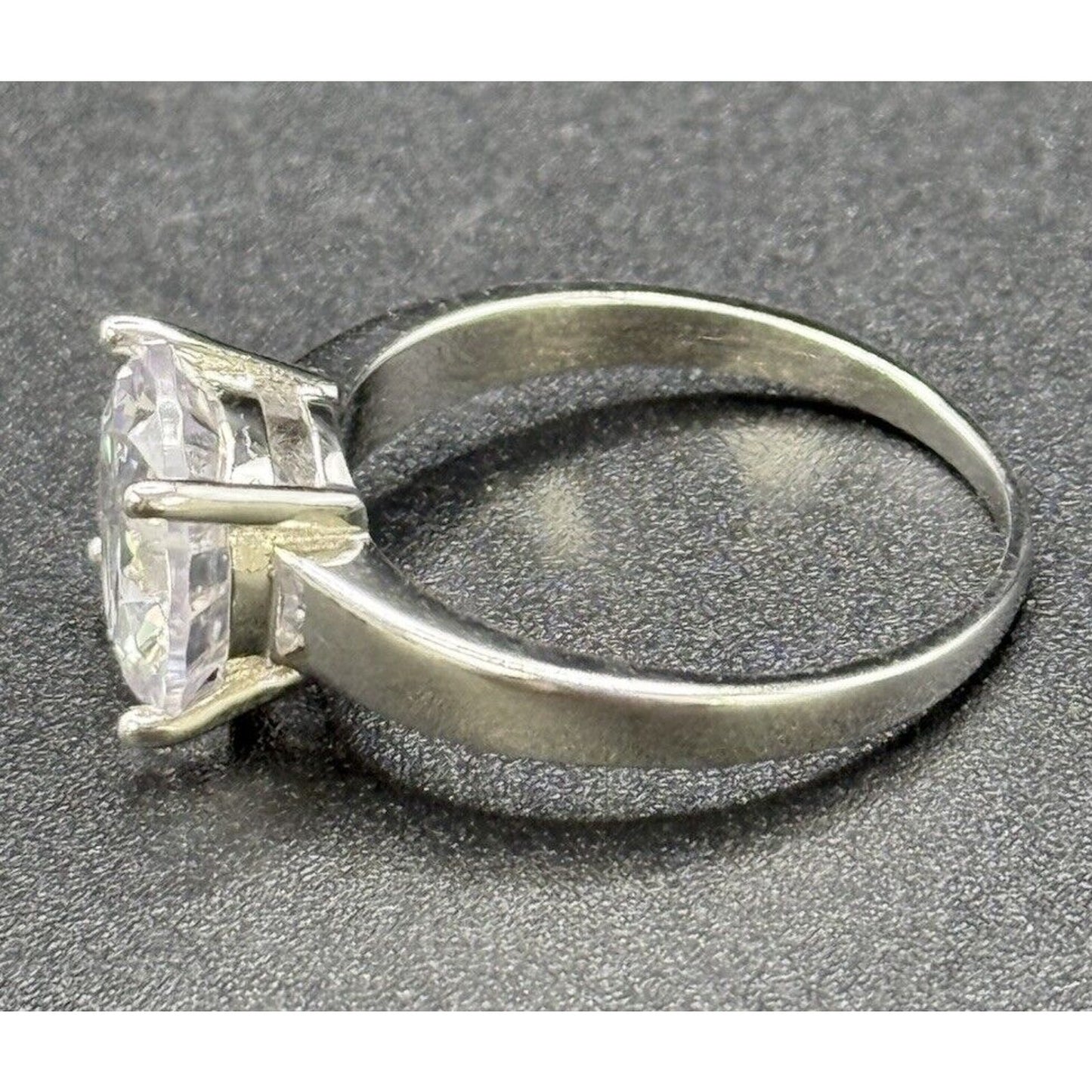 New Condition Sterling Silver 10MM Round Brilliant C.Z. Solitaire