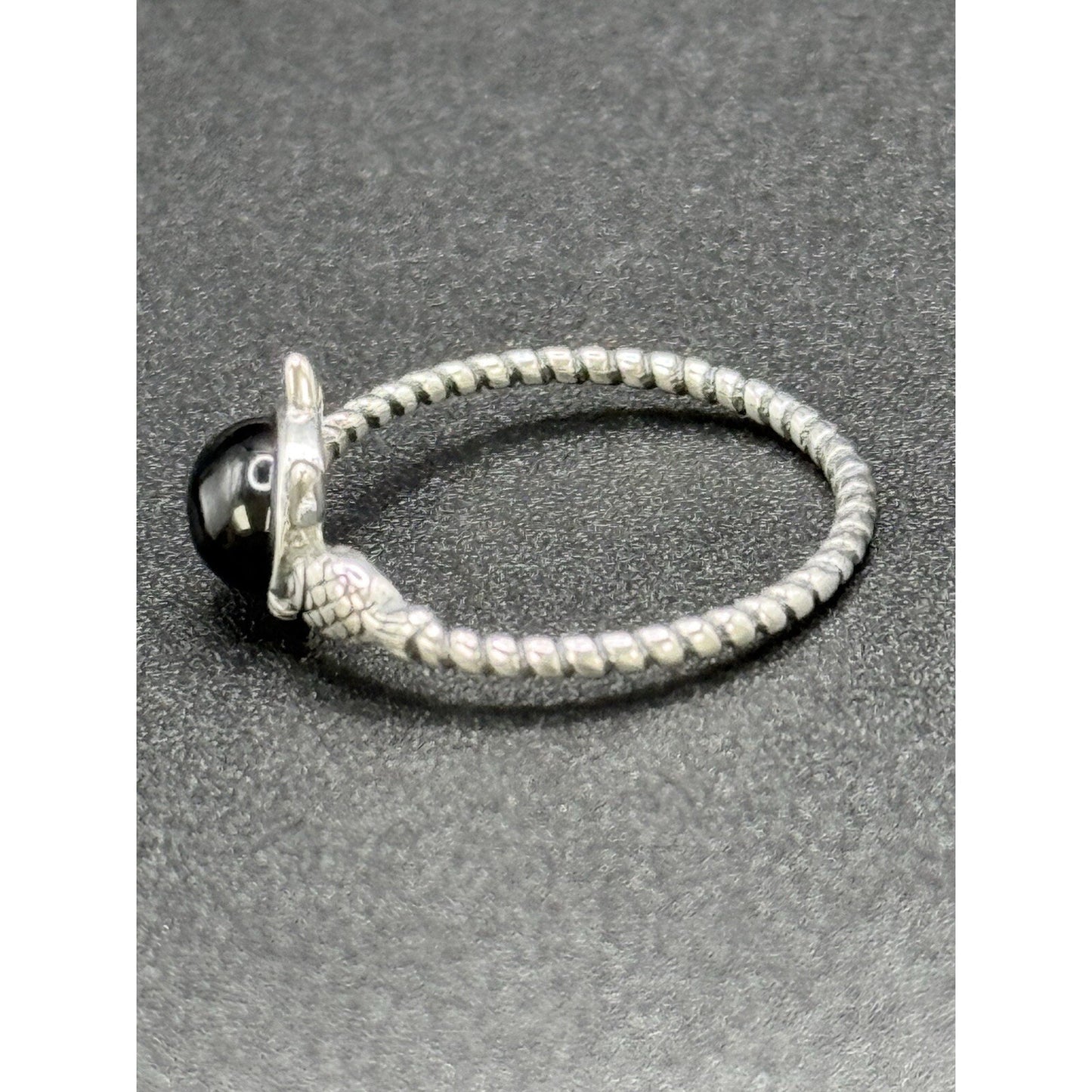 New Condition Sterling Silver Dainty Cat Fish Onyx Ring Size 7.00