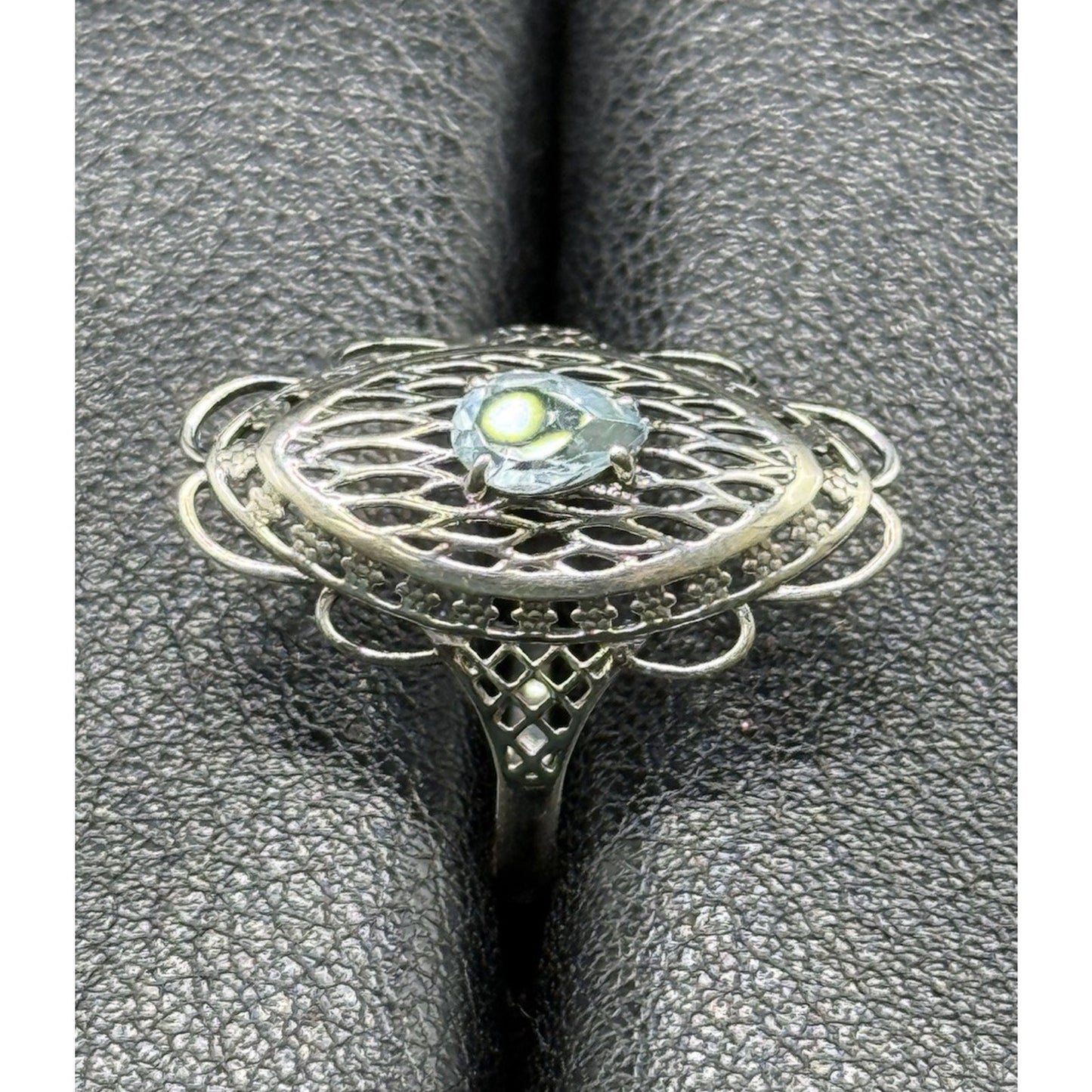 EUC Sterling Silver Genuine Blue Topaz Filigree Ring Size 7.00 925 Q21