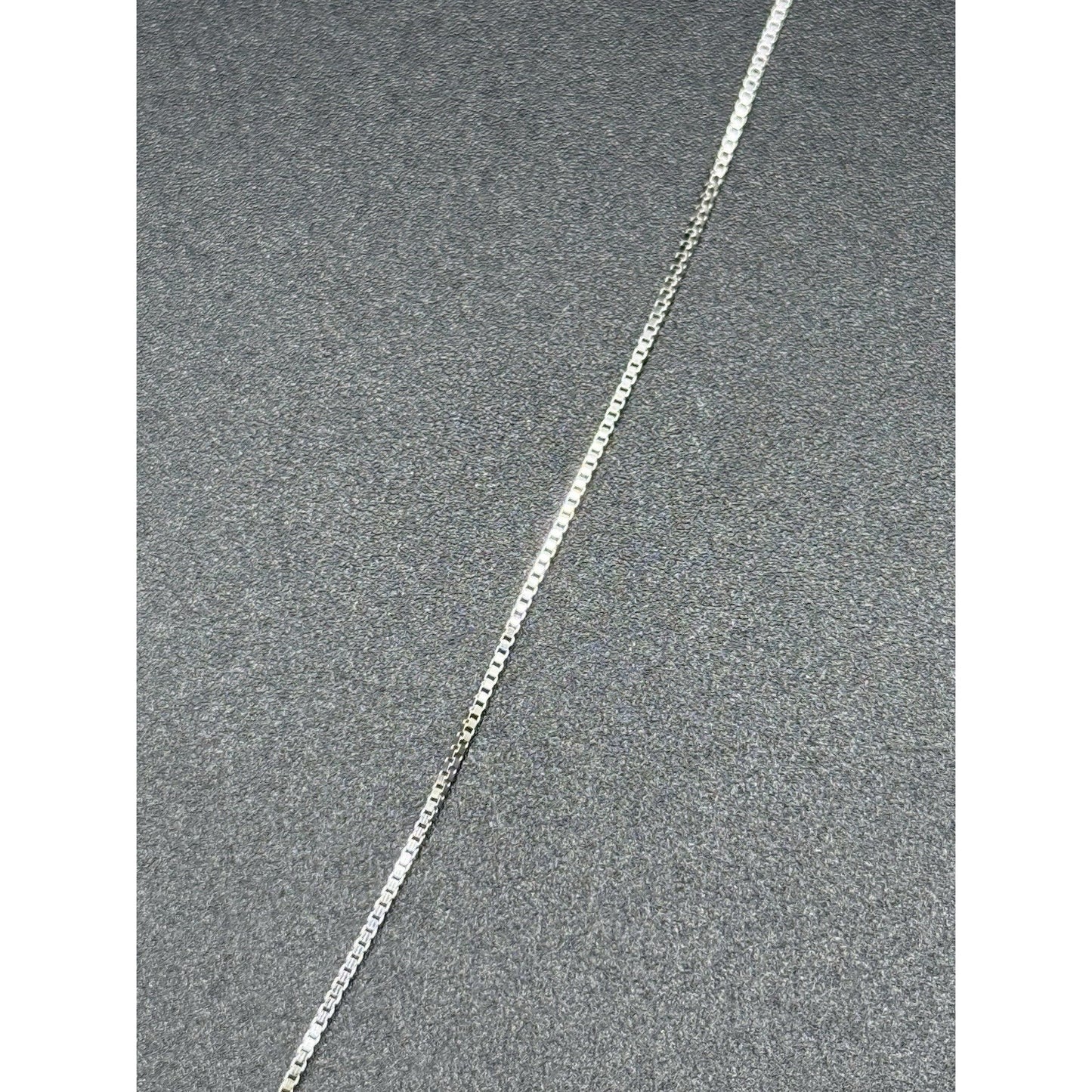 New Condition 18” Sterling Silver Moissanite Modernist Pendant Necklace GRA