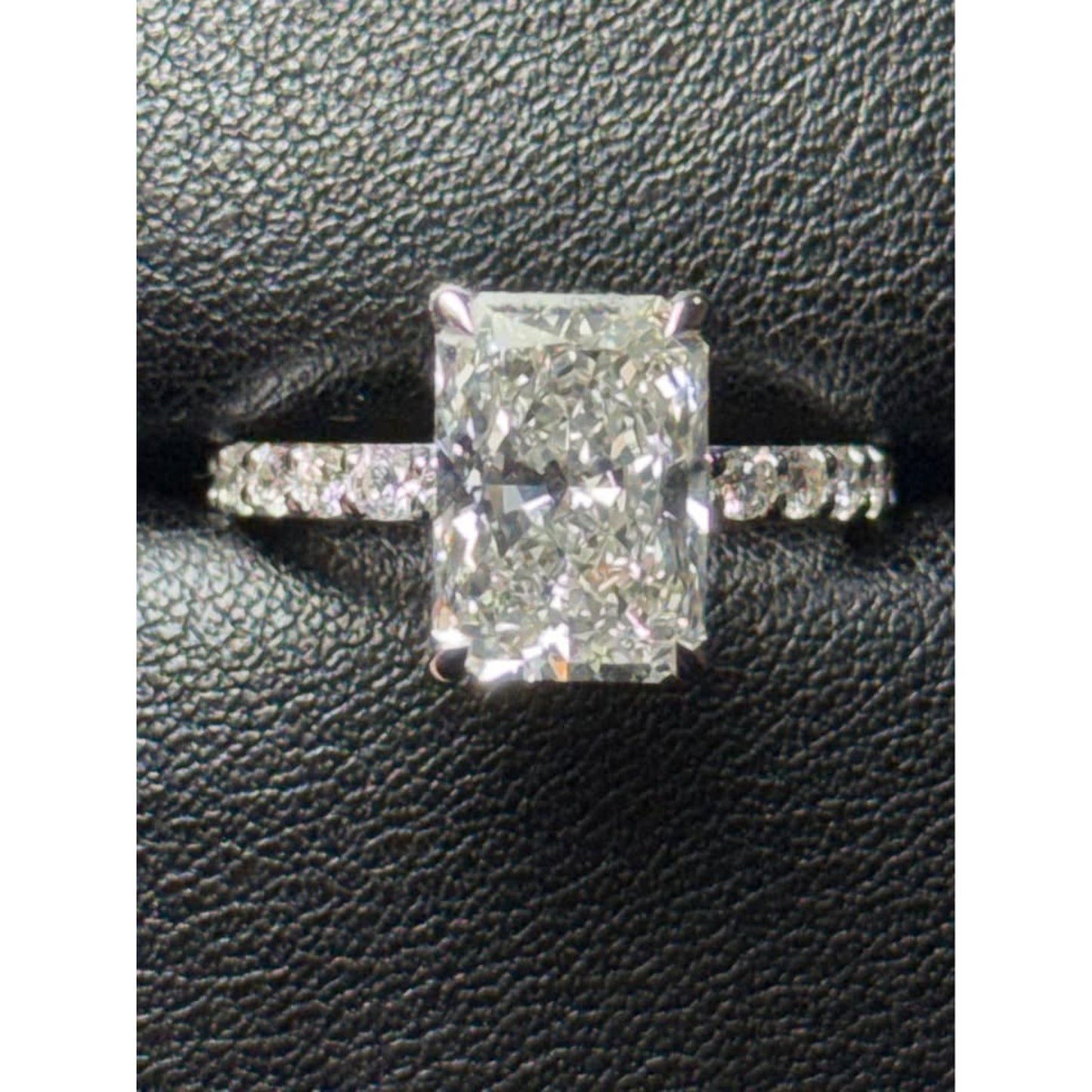 Brand New 14k White Gold 4.01 Carat Radiant Lab Grown Ring E Color VS1 Clarity IGI