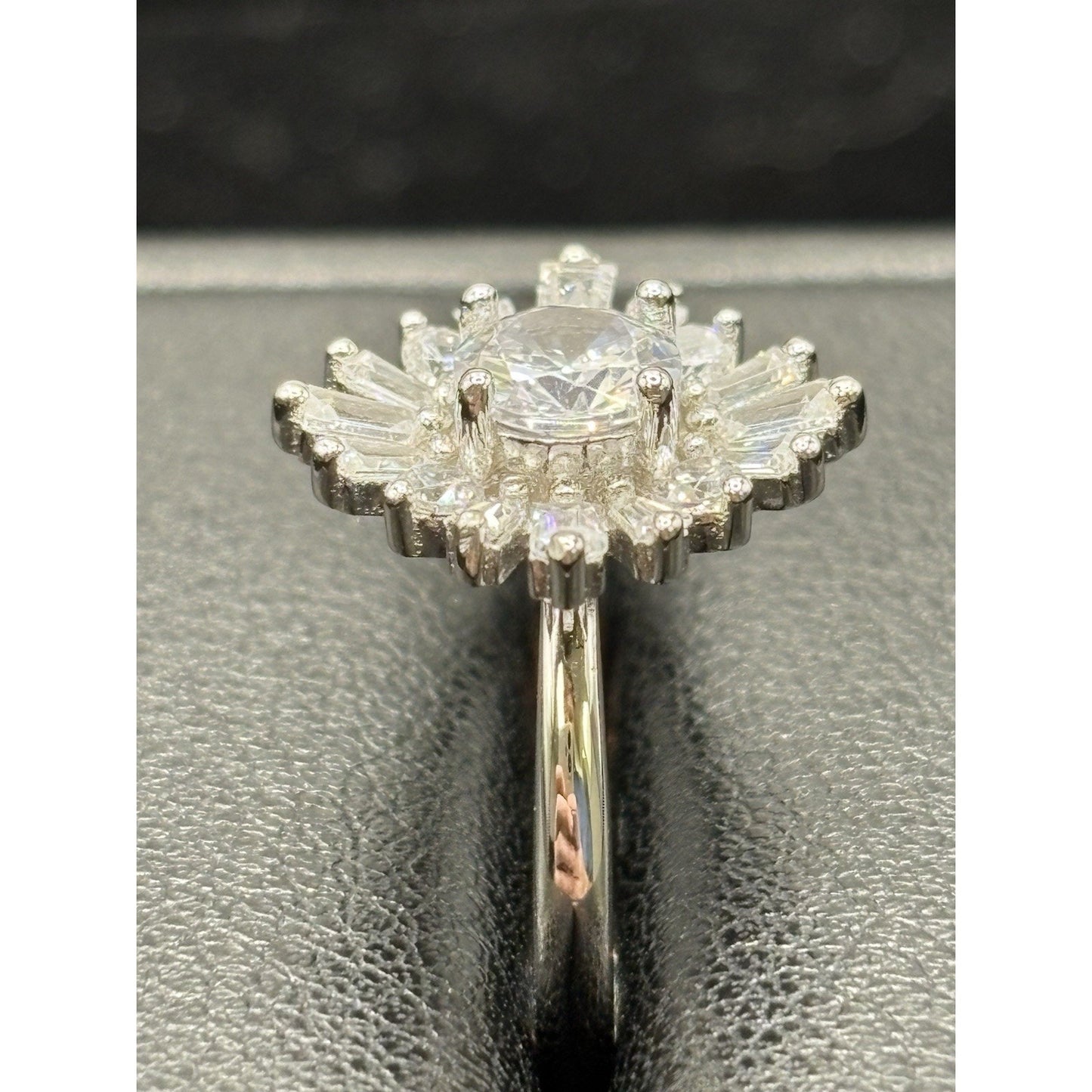 New Condition Starburst Sterling Silver Cubic Zirconia Starburst Ring Size 7
