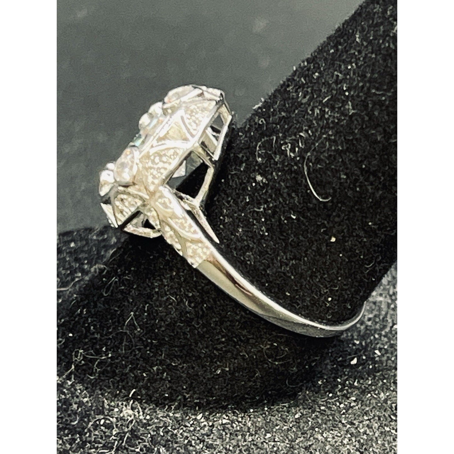 New Condition Sterling Silver Moissanite Center Art Deco Ring Size 7.00 2 Carat