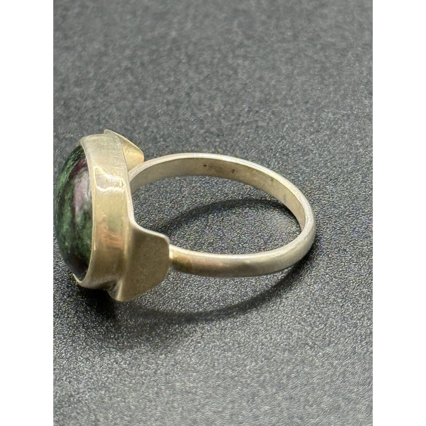 Vintage Sterling Silver Ruby Zoisite Ring Size 8.25 Q16