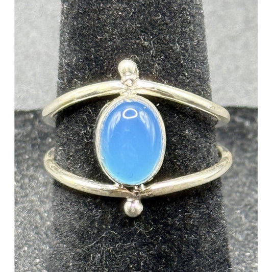Excellent Used Condition Sterling Silver Genuine Blue Chalcedony Ring Size 6 P19