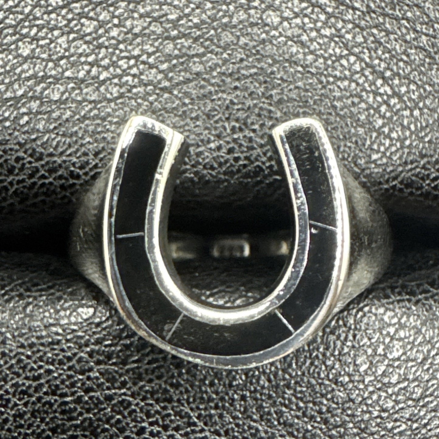 New Condition Sterling Silver Onyx Horseshoe Luck Ring 925 Size 9