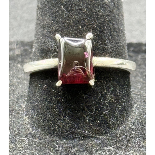 Excellent Used Condition Sterling Silver Rectangular Can Garnet Ring Size 9 P19