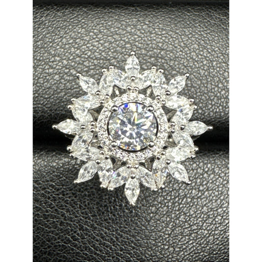 New Condition 1 Carat Moissanite CZ Snowflake Ring 925 Size 7 R22