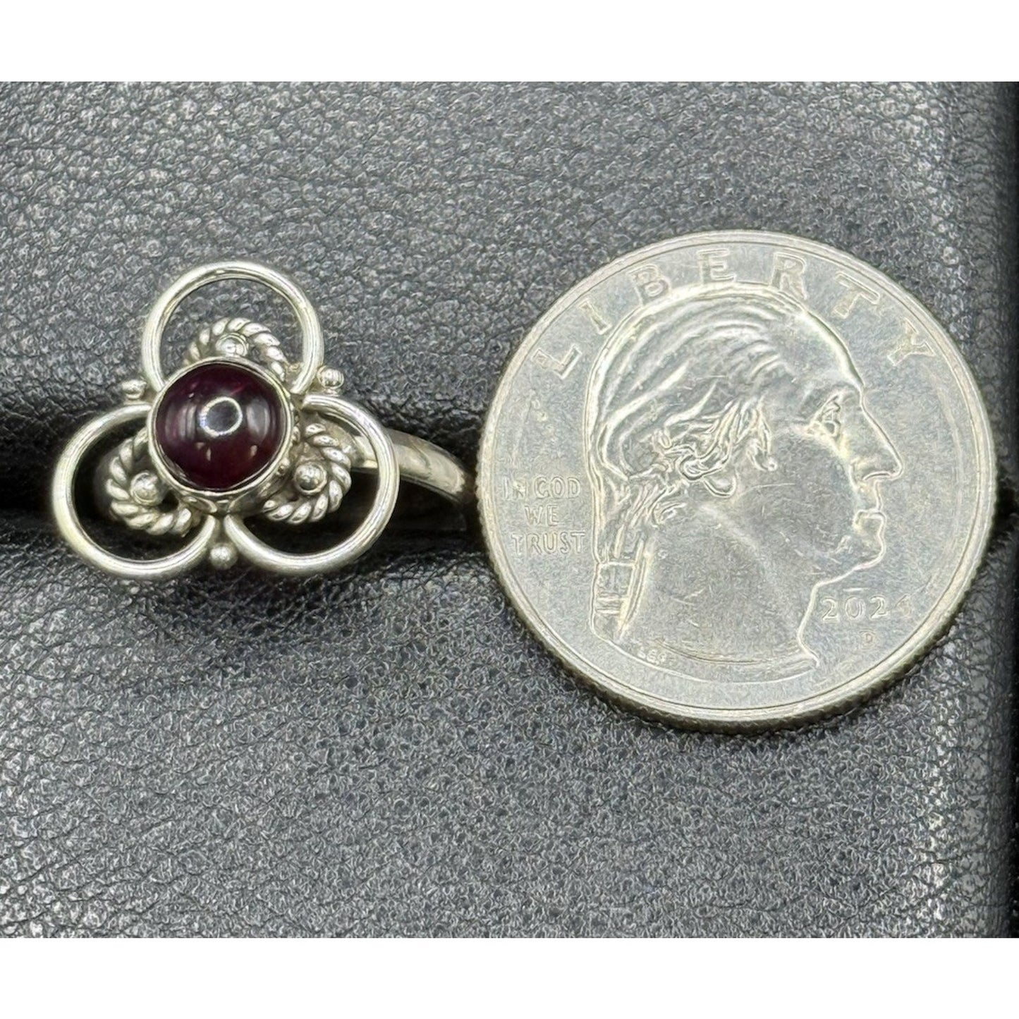 EUC Sterling Silver Genuine Rhodolite Garnet Ring Size 6.00 Q7