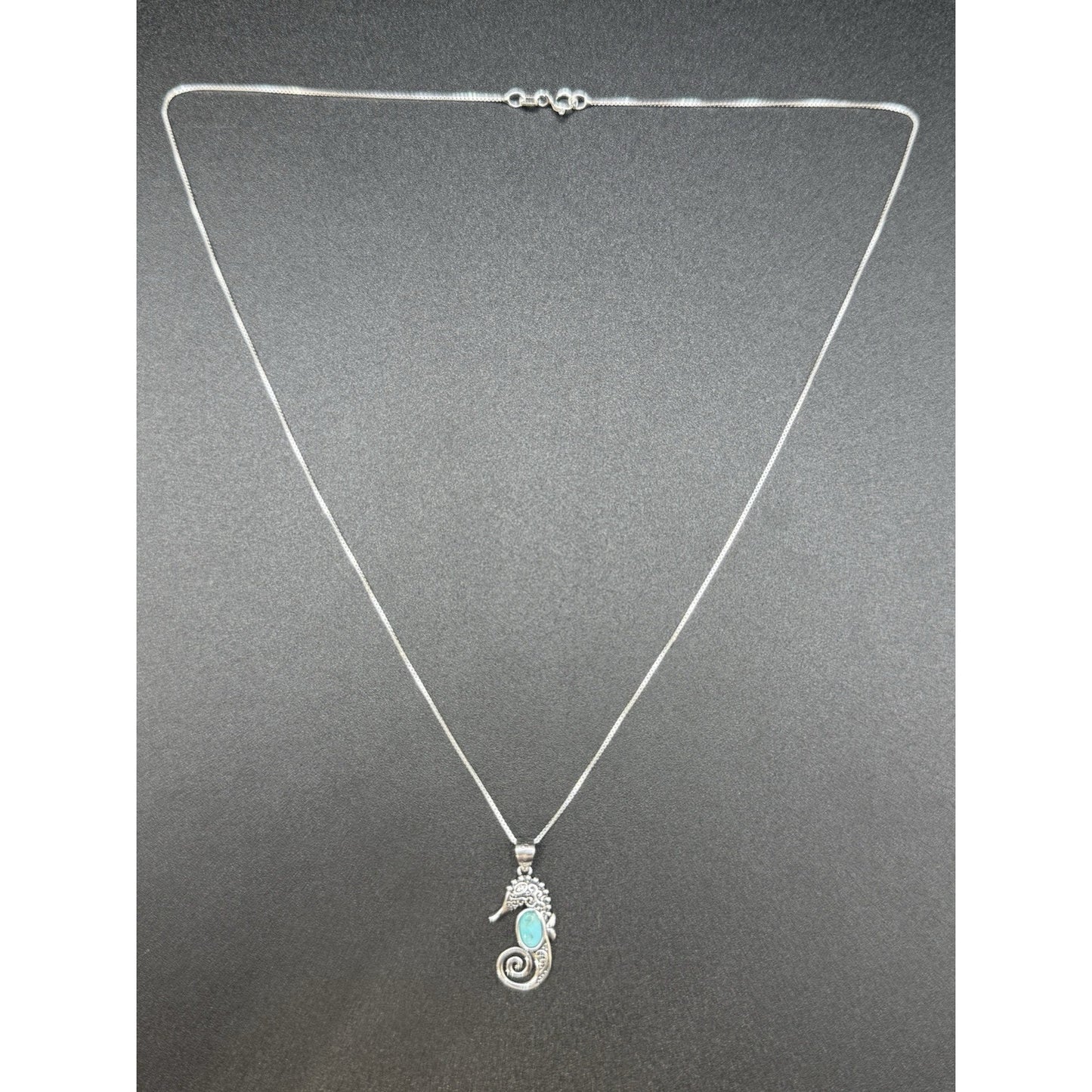 18” New Condition Sterling Silver Turquoise Seahorse Pendant Necklace 925