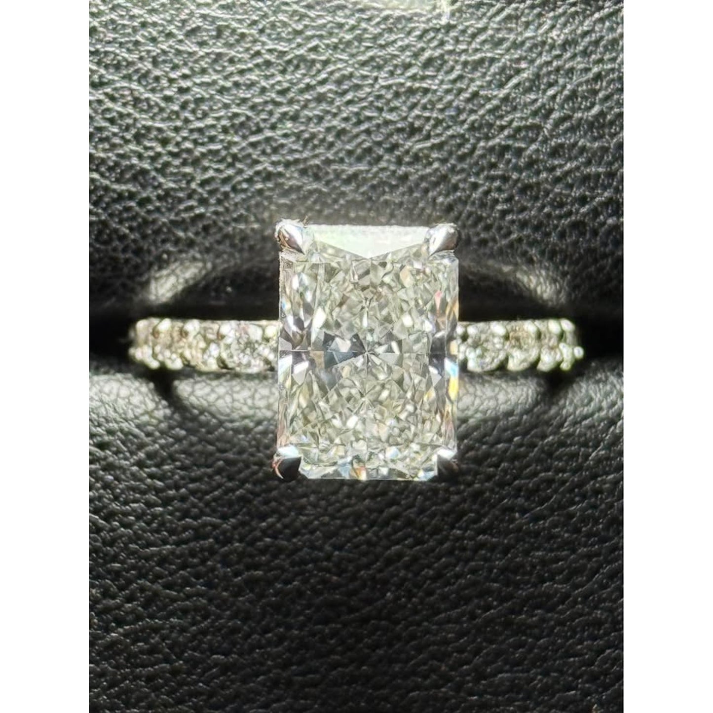 Brand New 14k White Gold 4.01 Carat Radiant Lab Grown Ring E Color VS1 Clarity IGI