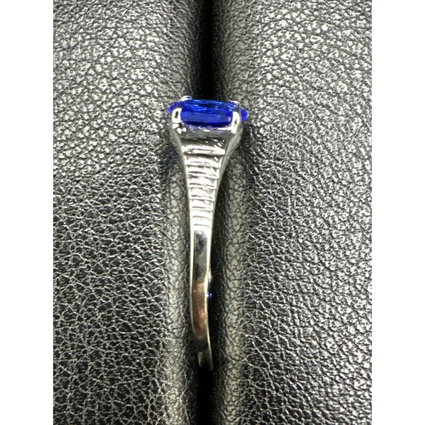 New Condition Sterling Silver Lab Created Sapphire Dainty Ring 925 Size 7