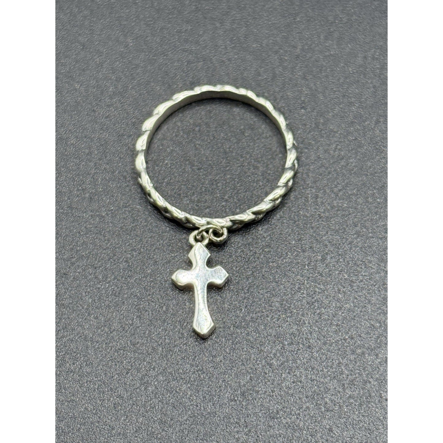 New Condition Sterling Silver Cable Cross Dangle Ring Size 7.00
