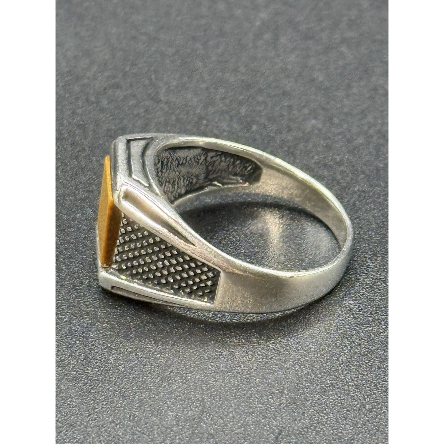 New Condition Sterling Silver Tigers Eye Gents Ring Size 10.00