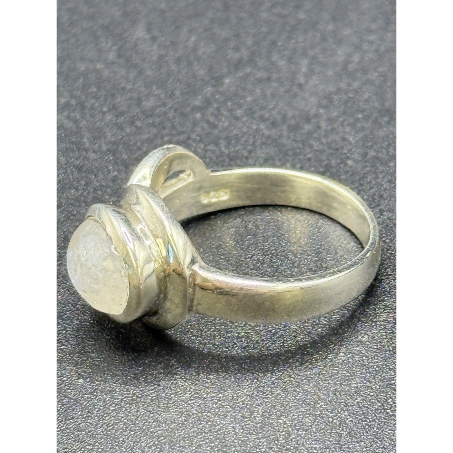 New Condition Sterling Silver Moonstone Ring Size 7.00 925