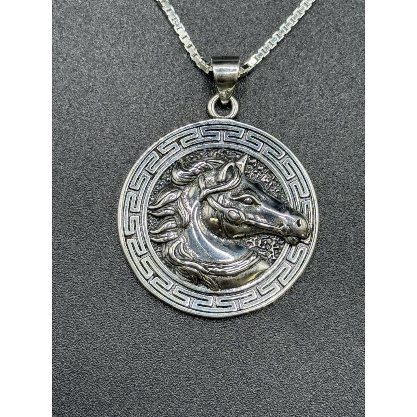 20” New Condition Sterling Silver Horse Pendant Necklace Box Chain P7