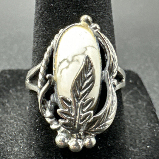 New Condition 7RI24 White Buffalo Sterling Silver Feathers Ring 925 Size 6.5