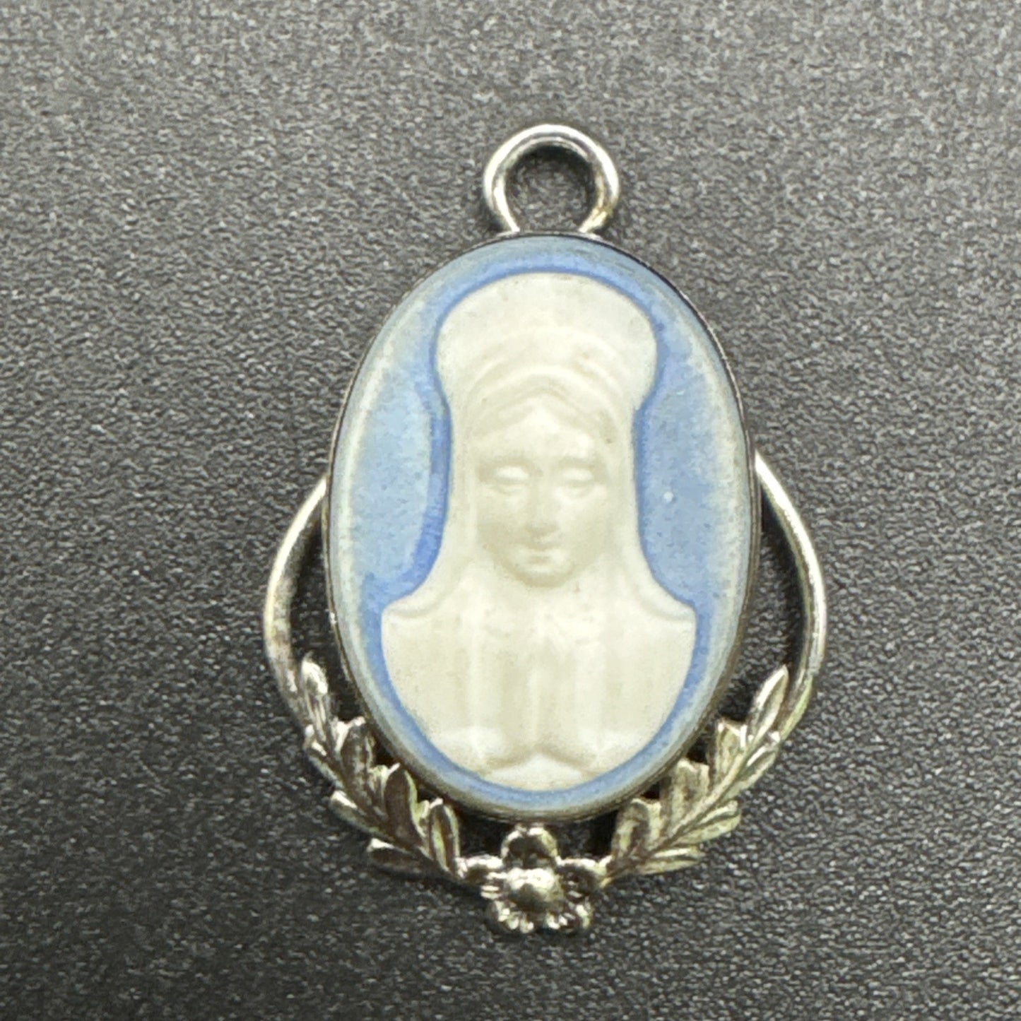 Sterling Silver Wedgwood Style Virgin Mary Cameo Pendant 925 Q29