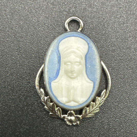 Sterling Silver Wedgwood Style Virgin Mary Cameo Pendant 925 Q29