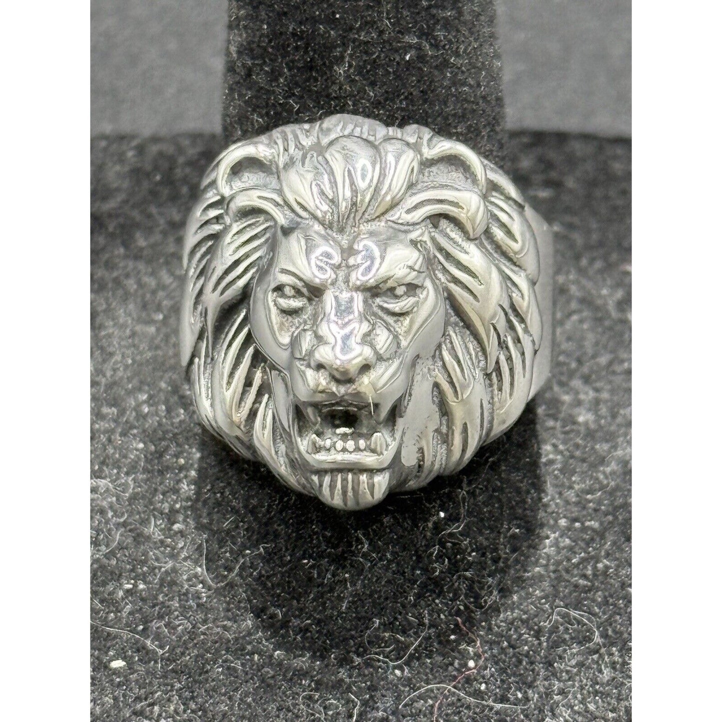 New Condition Sterling Silver Lion Head Ring Size 8.00 925