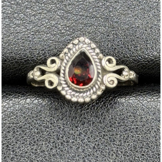 EUC Sterling Silver Genuine Ruby Tear Drop Ring Size 10.00 925 Q21