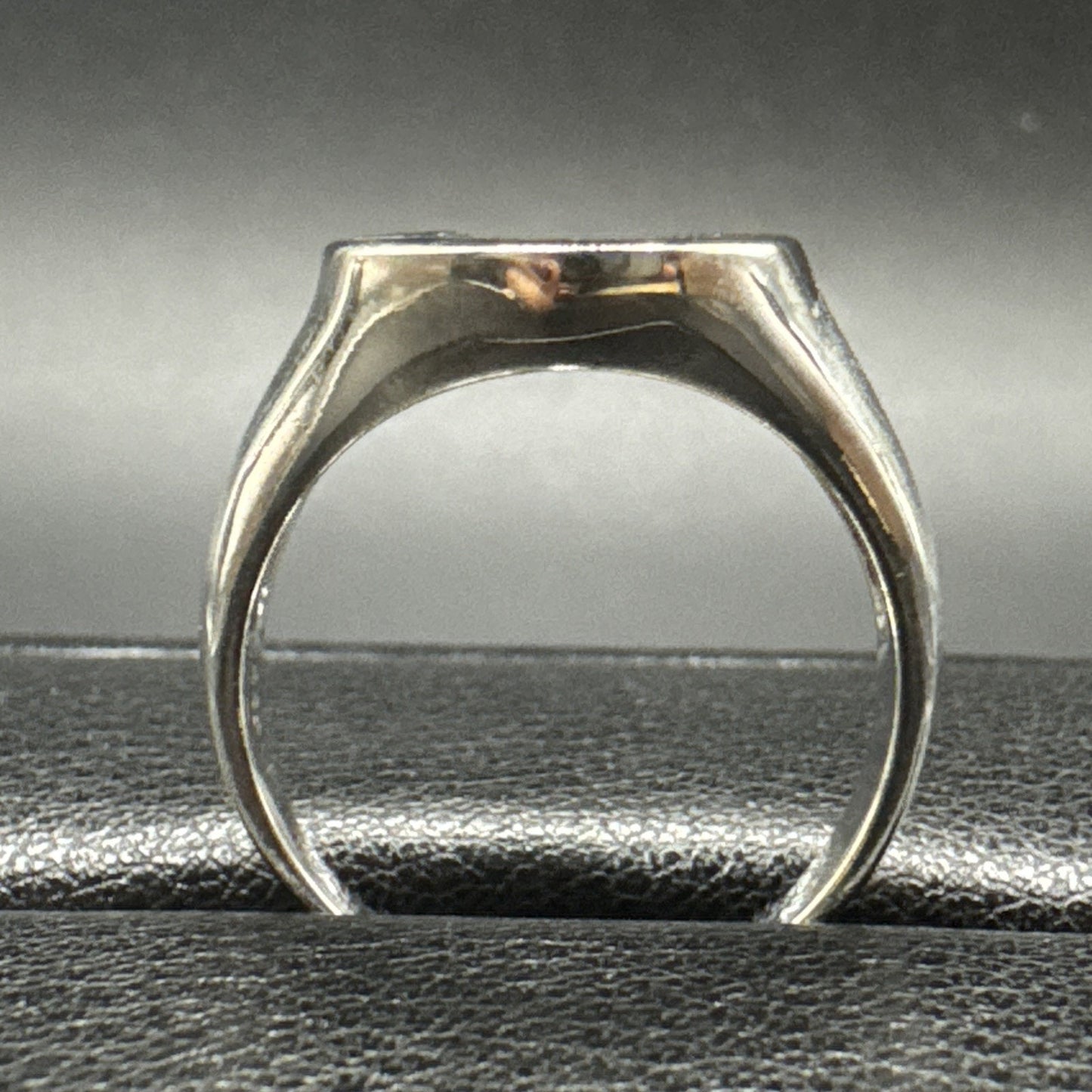 New Condition Sterling Silver Onyx Horseshoe Luck Ring 925 Size 9