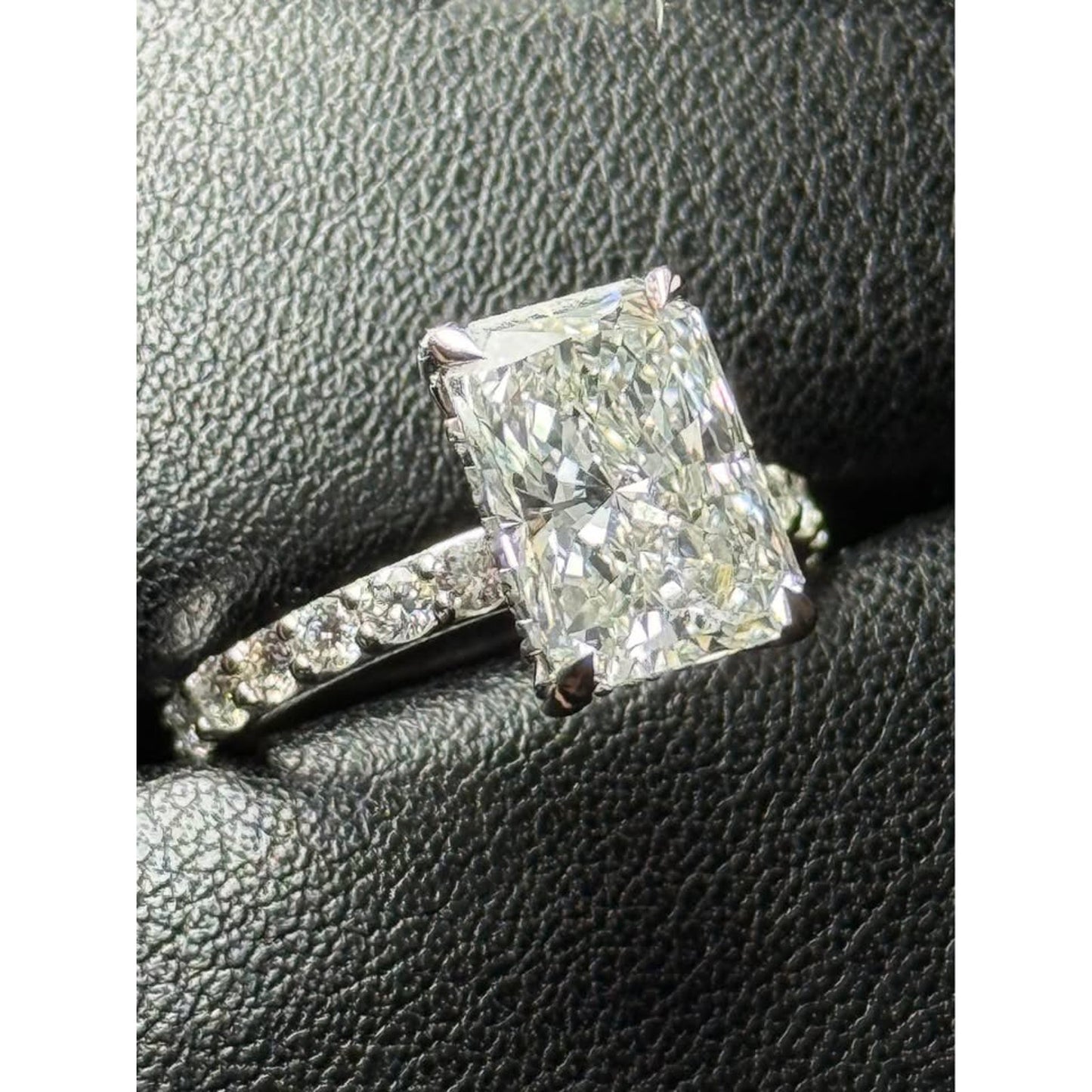 Brand New 14k White Gold 4.01 Carat Radiant Lab Grown Ring E Color VS1 Clarity IGI