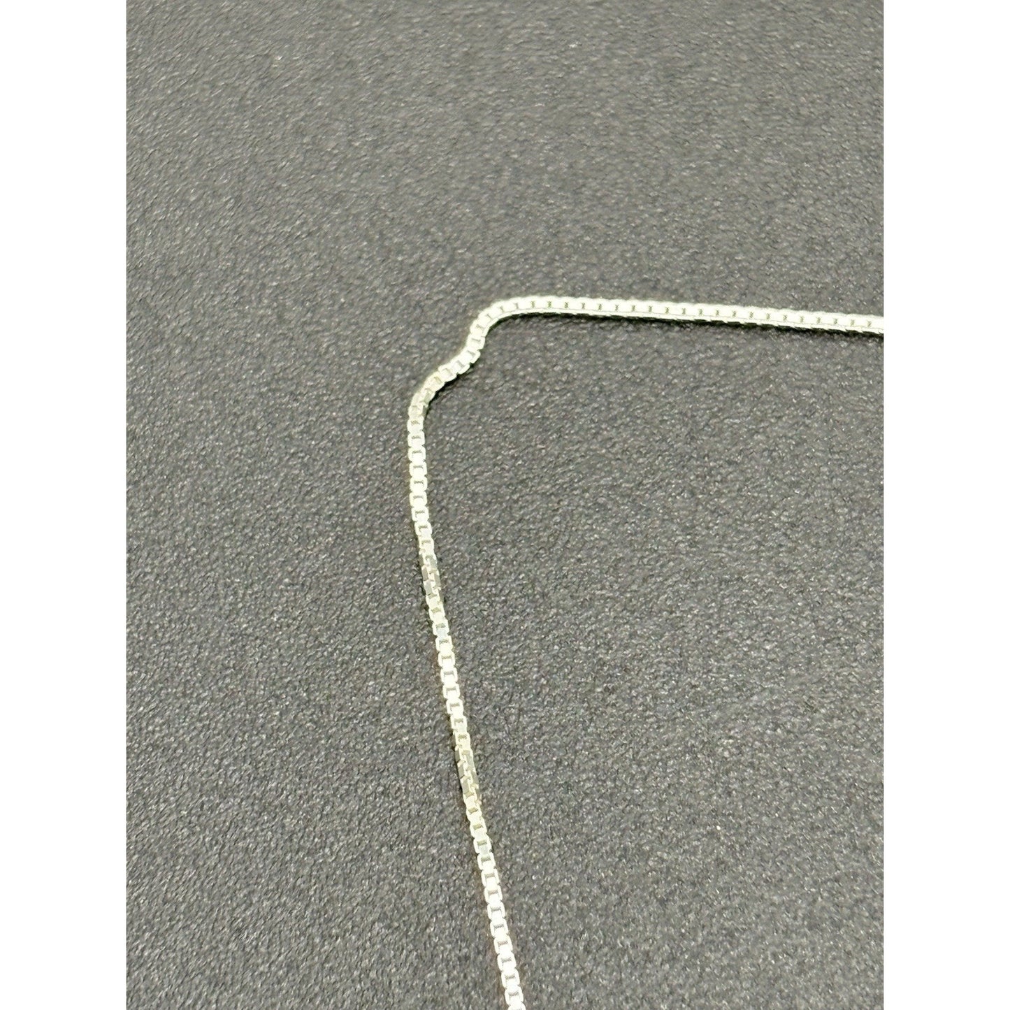 18" New Condition Sterling Silver Paw Print Moon Pendant Necklace 925