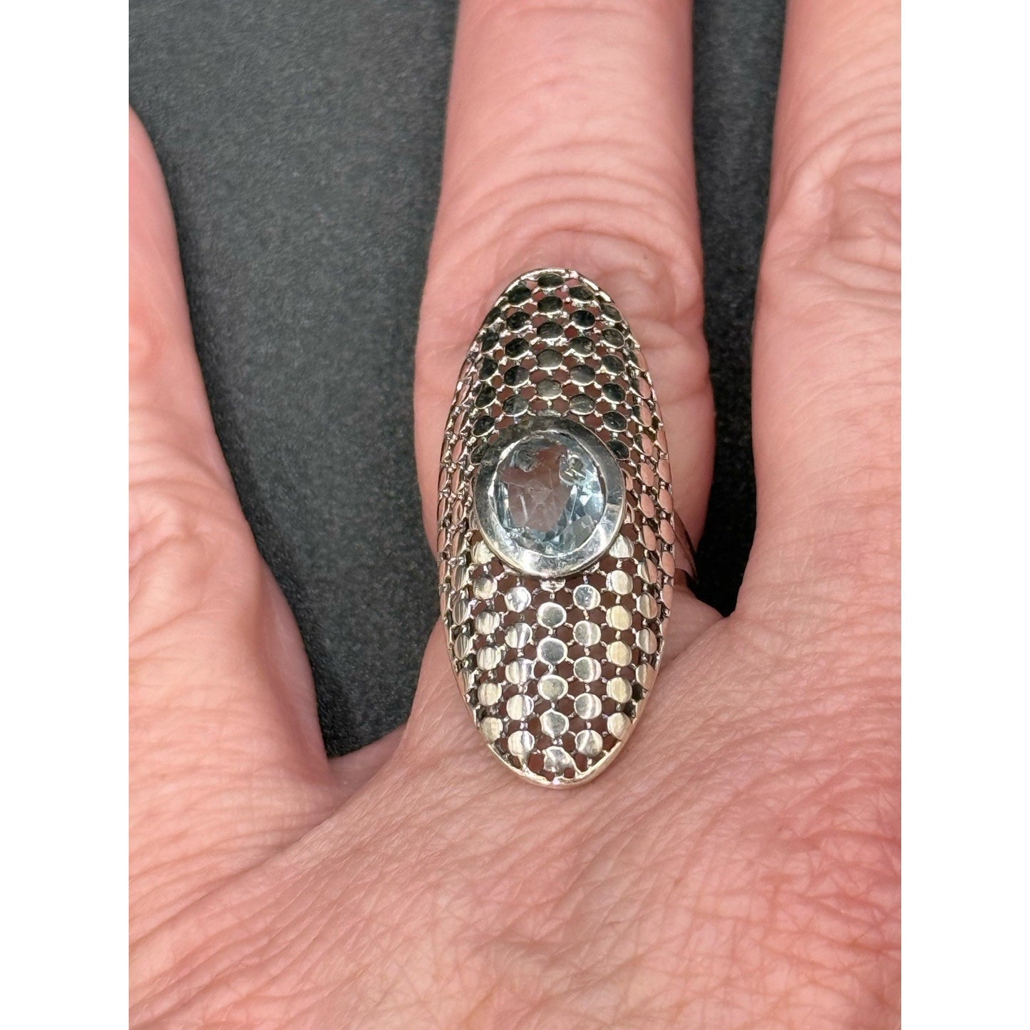 EUC Oblong Sterling Silver Genuine Topaz Ring Size 7.00 Q24