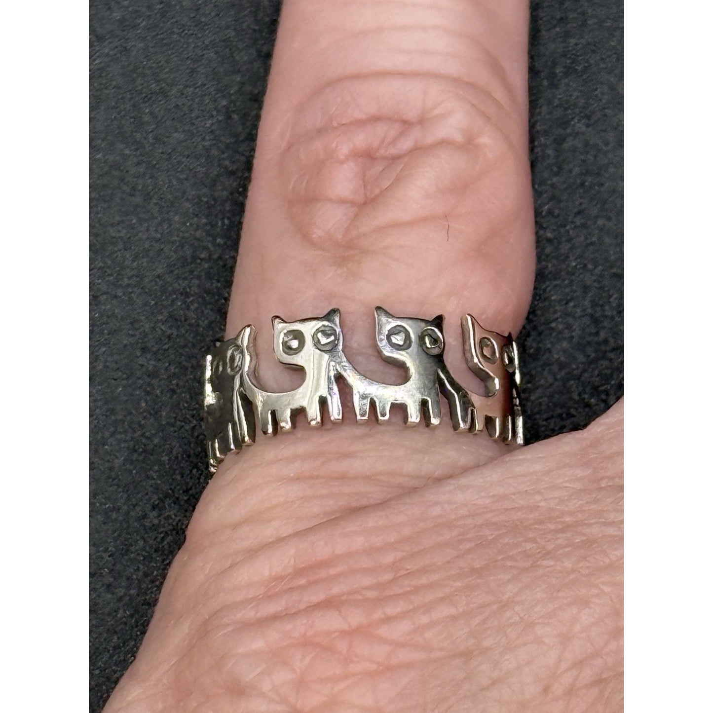 New Condition Sterling Silver Cats Band Ring Size 5.50 925