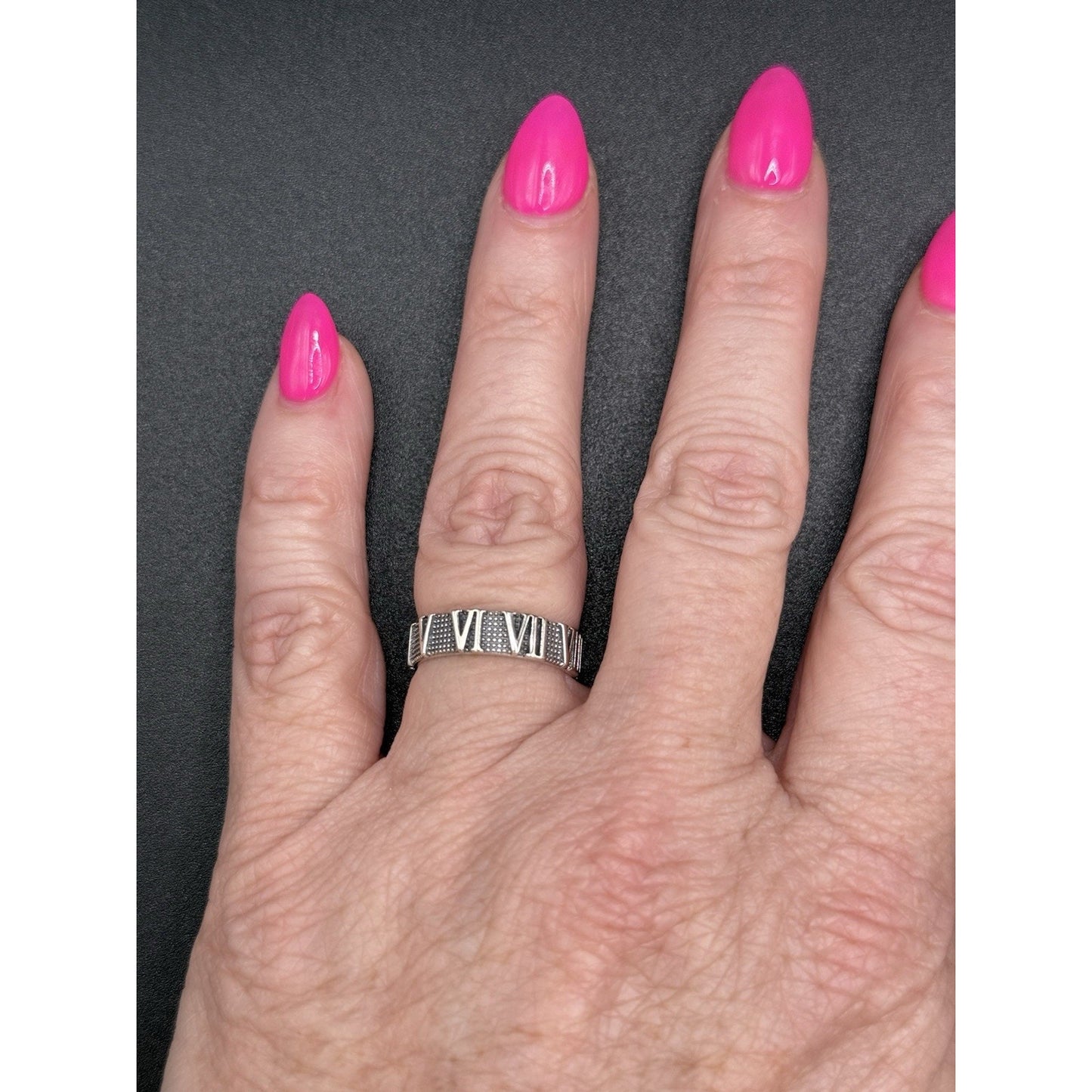 Excellent Used Condition Sterling Silver Roman Numerals Band Ring Size 6.50 Q7