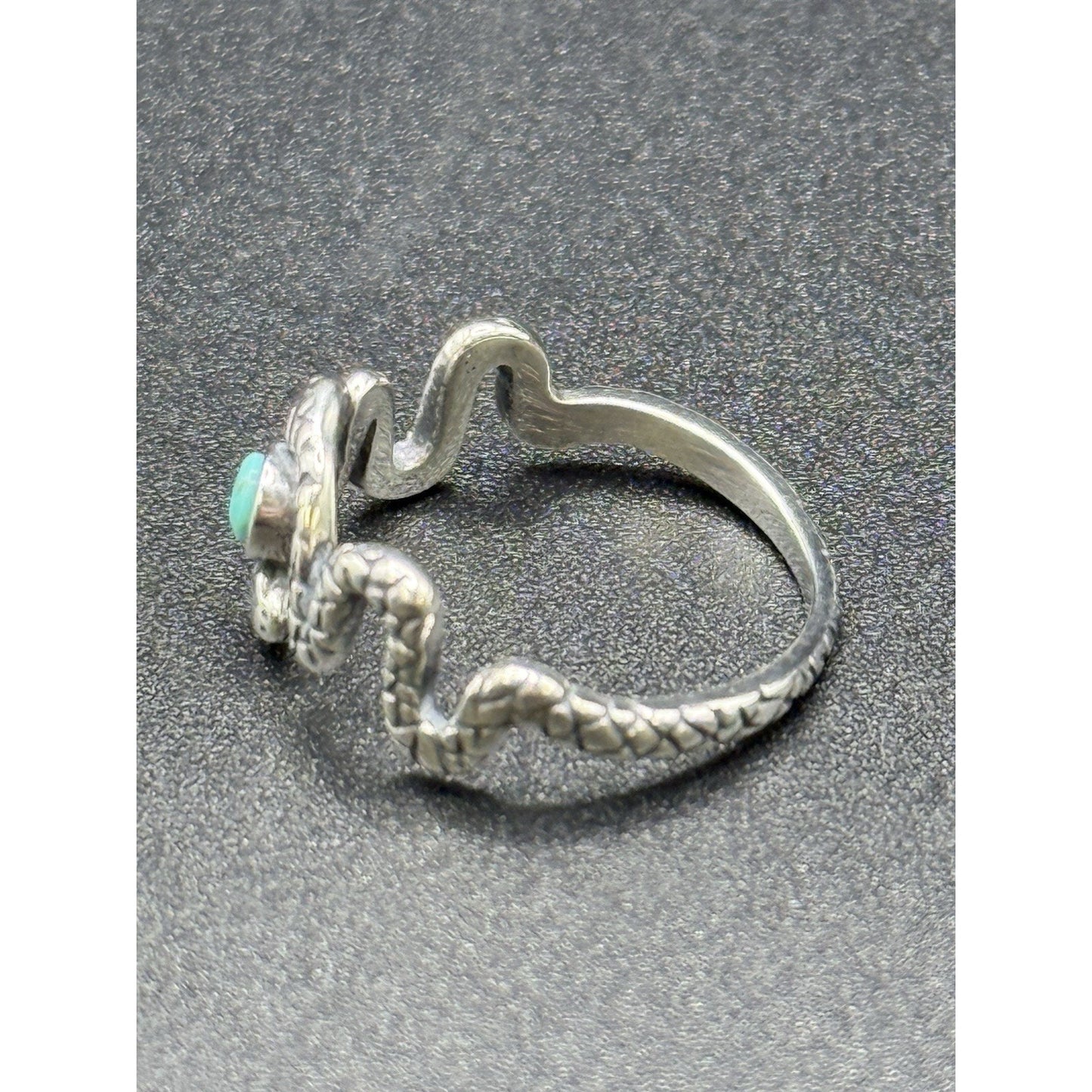 New Condition Sterling Silver Snake Genuine Turquoise Ring Size 6.75