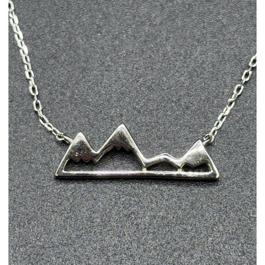 New Condition 18” Sterling Silver Mountain Pendant Necklace 925