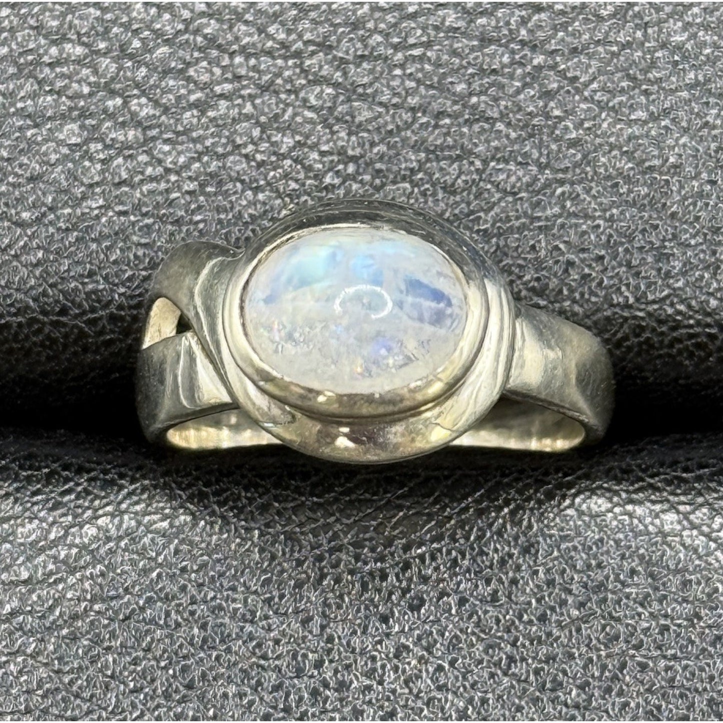 New Condition Sterling Silver Moonstone Ring Size 7.00 925