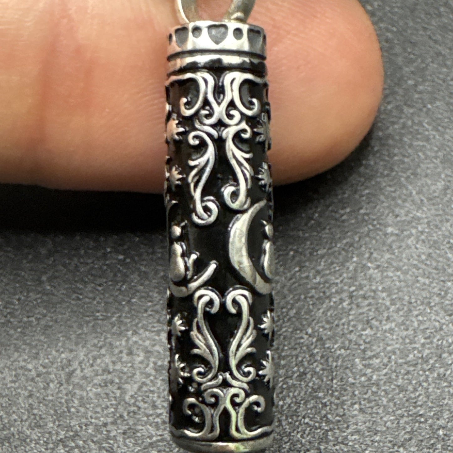 New Condition 20” Sterling Silver Feline Memorial Cat Urn Pendant Necklace 925