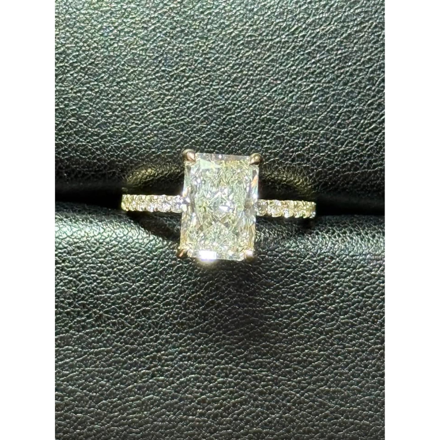 New 14k Yellow Gold 3.07 Carat Radiant Cut Lab Grown  Diamond E Color VVS2 Clarity IGi