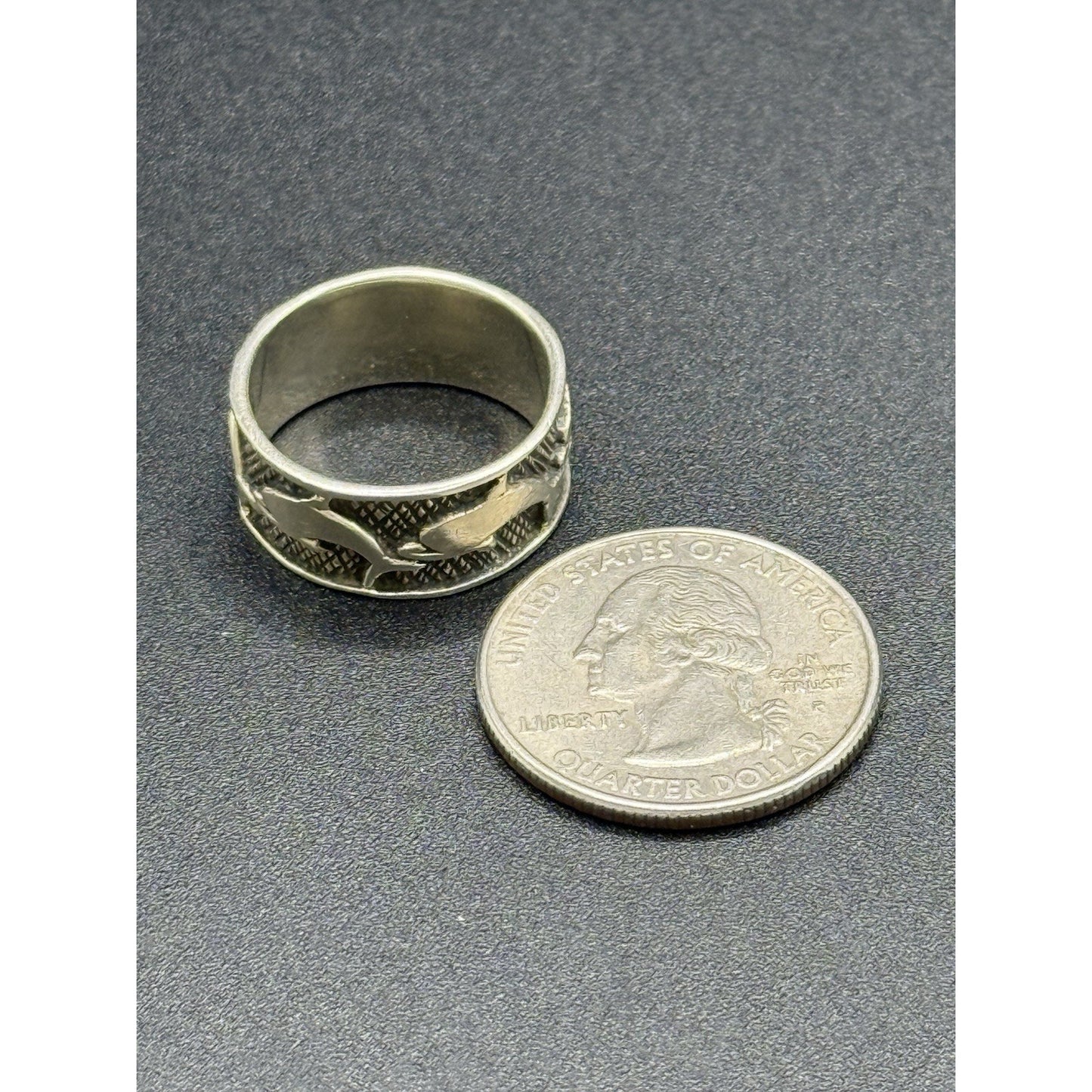 Vintage Sterling Silver Dolphin Band Ring Size 7.50 Q16