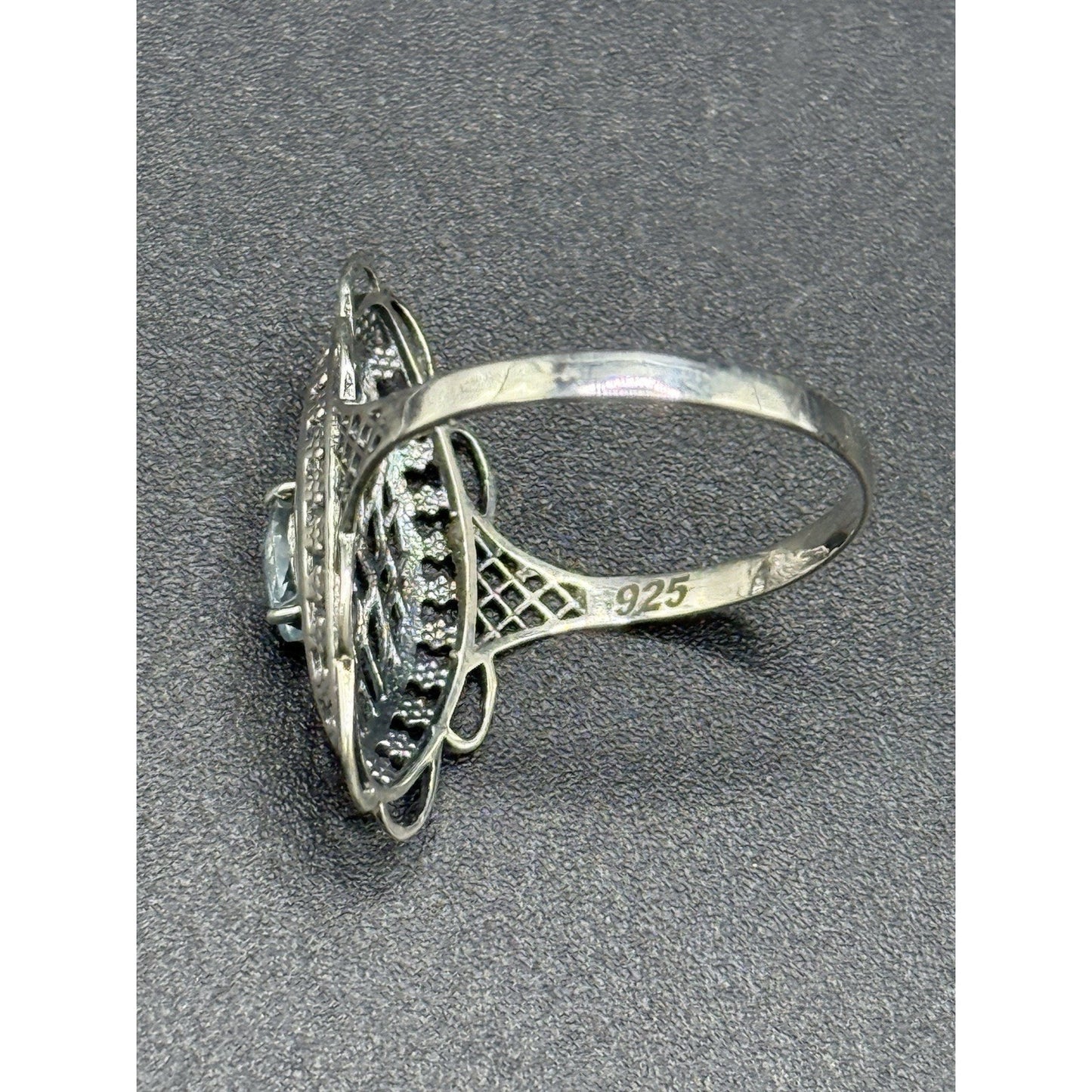 EUC Sterling Silver Genuine Blue Topaz Filigree Ring Size 7.00 925 Q21