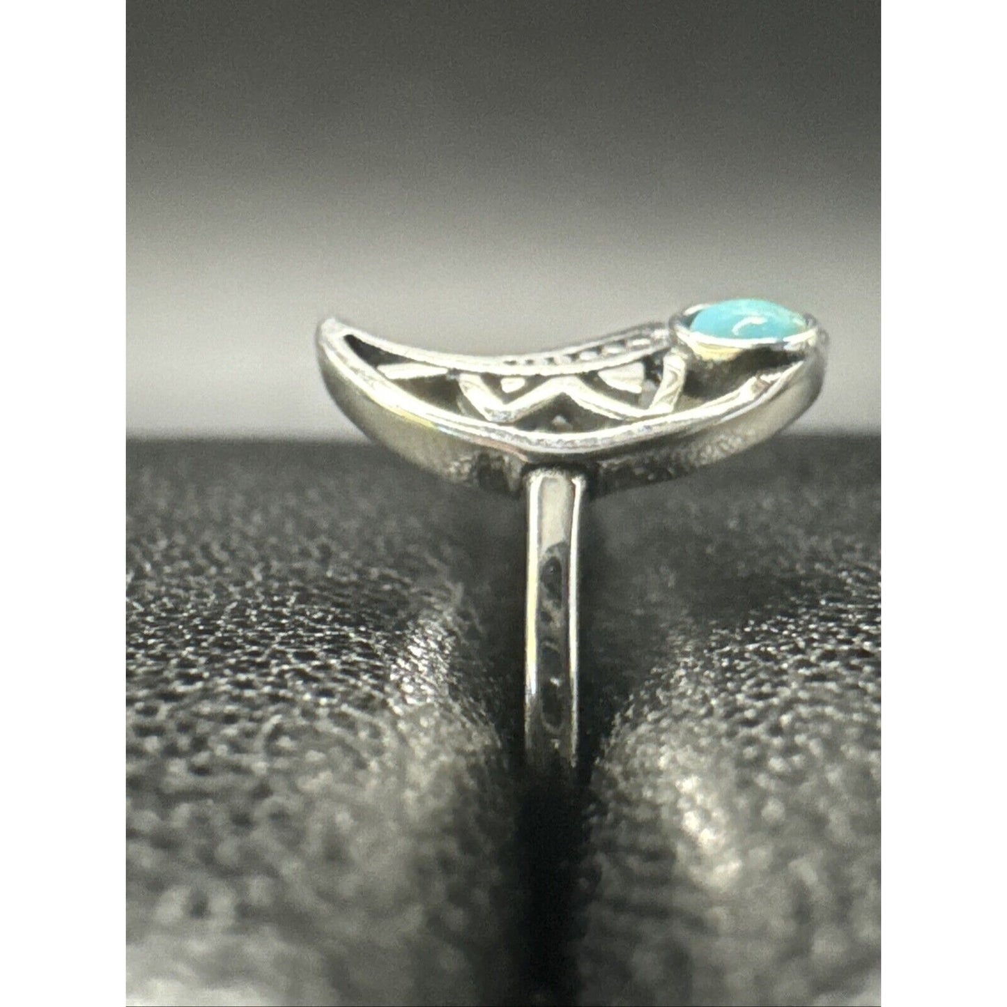 New Condition Sterling Silver Turquoise Openwork Crescent Moon Ring 925 Size 7