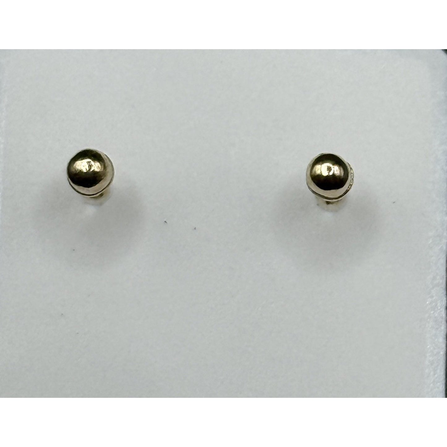 New Condition 14k Gold Lady Guadeloupe Stud Earrings