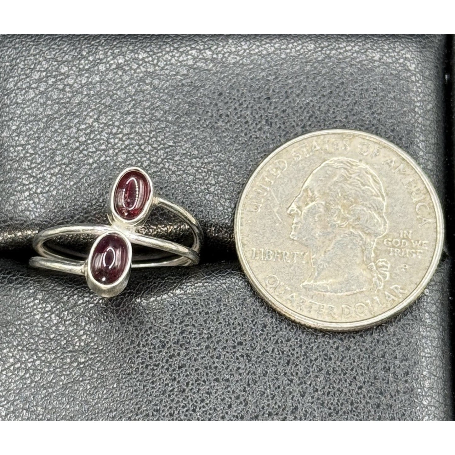 EUC Sterling Silver Double Rhodolite Garnet Ring Size 6.50 Q23