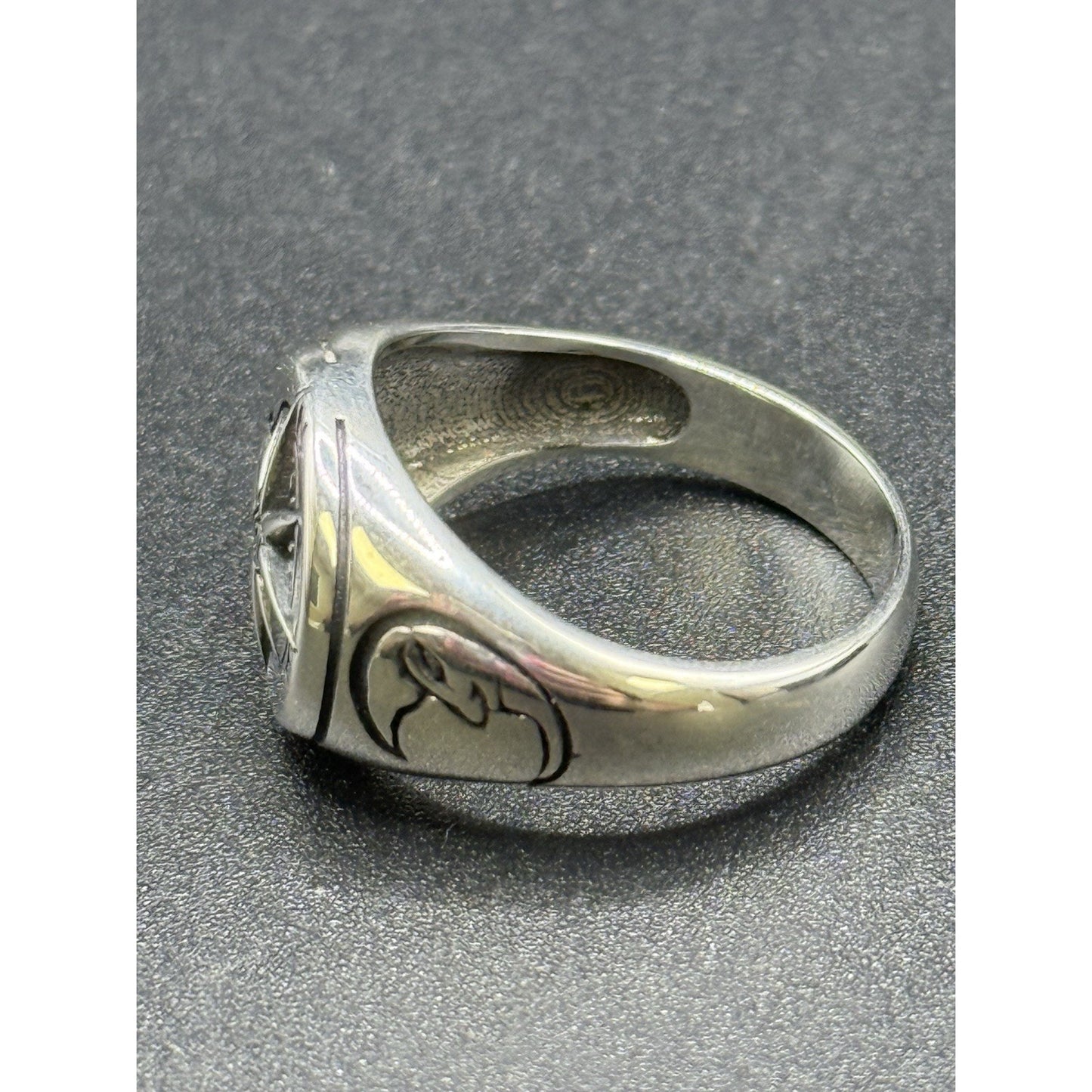 New Condition Sterling Silver Gents Compass Ring Size 9.50