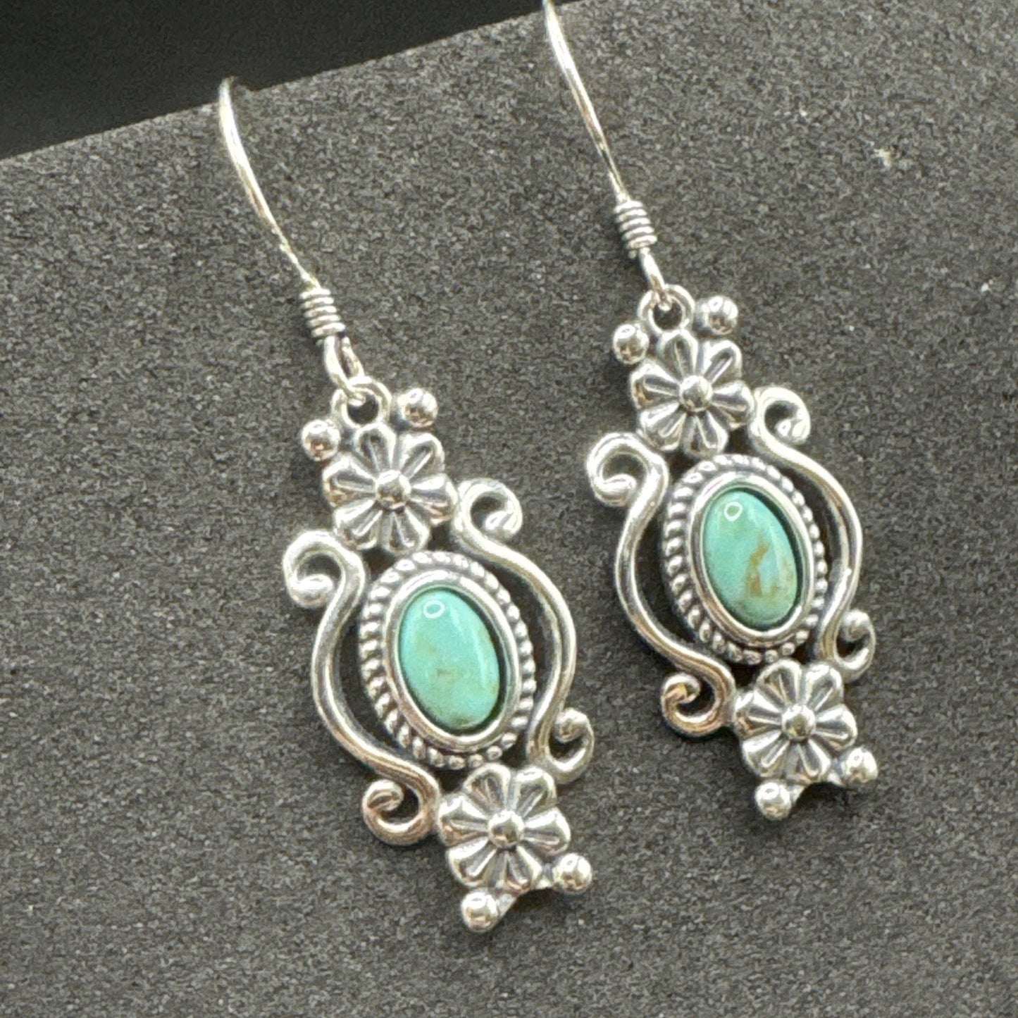 New Condition Sterling Silver Turquoise Baroque Daisy Dangle Earrings 925