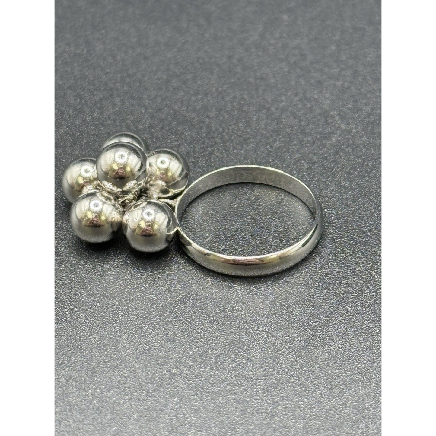 New Condition Sterling Silver Dangling Beads Ring Size 7.00 925